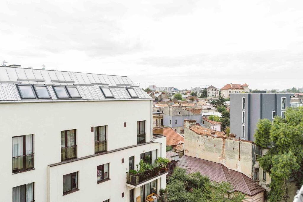 Vivando - Beautiful Studio B + Parking Bukares Bagian luar foto